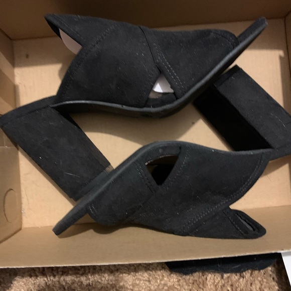 Boots and shoes like new - Picture 5 of 8